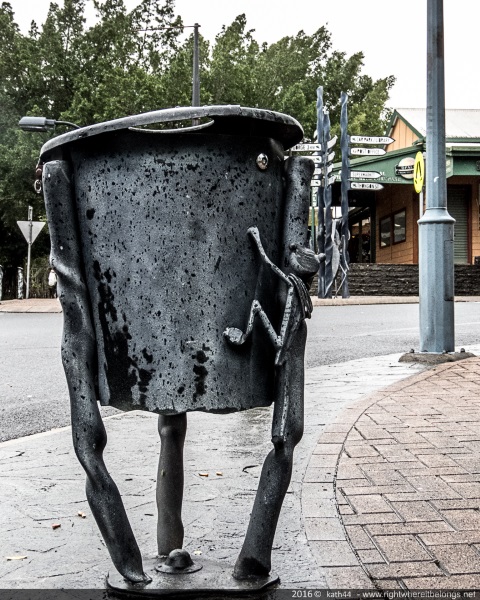 Trash bin - Australia