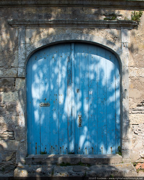 Ancient blue door - Ars-en-Ré
