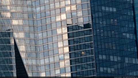 Squares, lines, curves and reflections - Paris la Défense